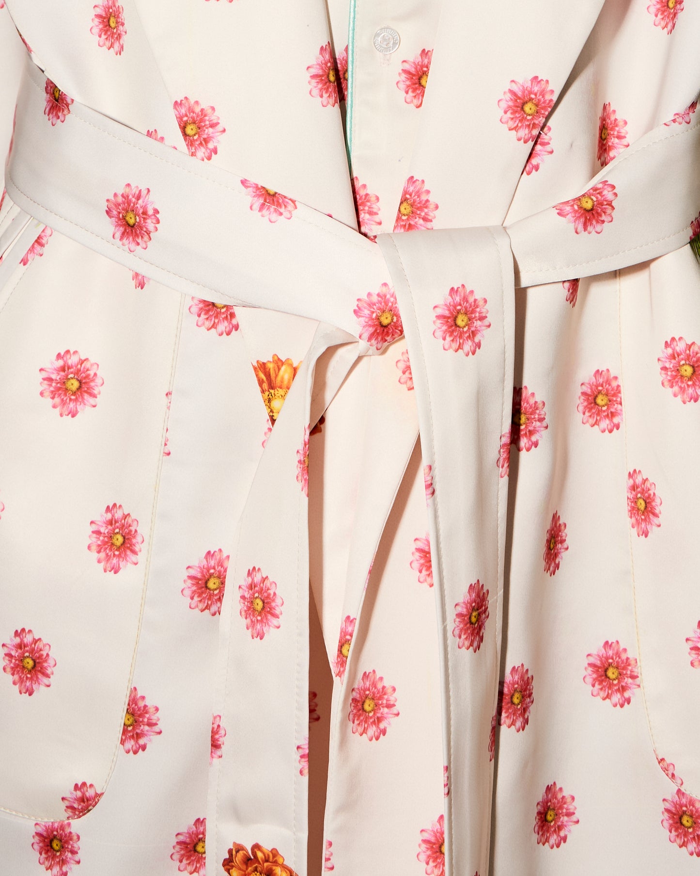 FLOWERS DOT BATHROBE