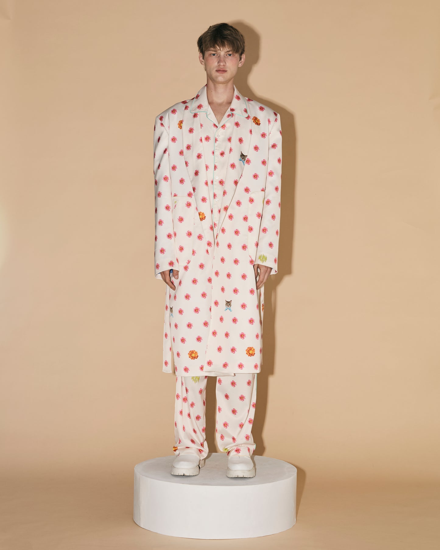 FLOWERS DOT BATHROBE