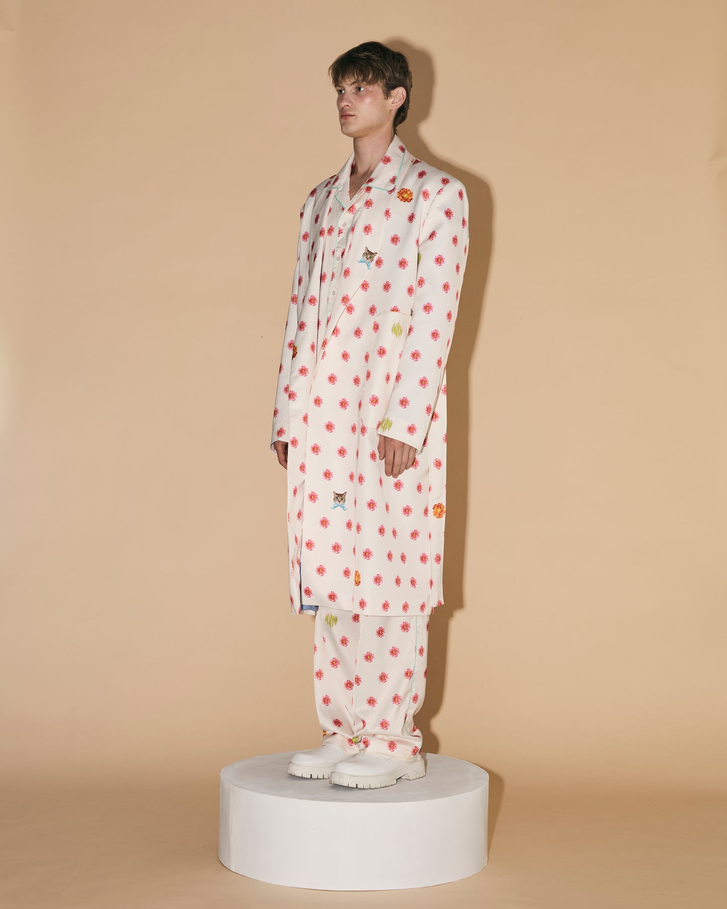 FLOWERS DOT BATHROBE