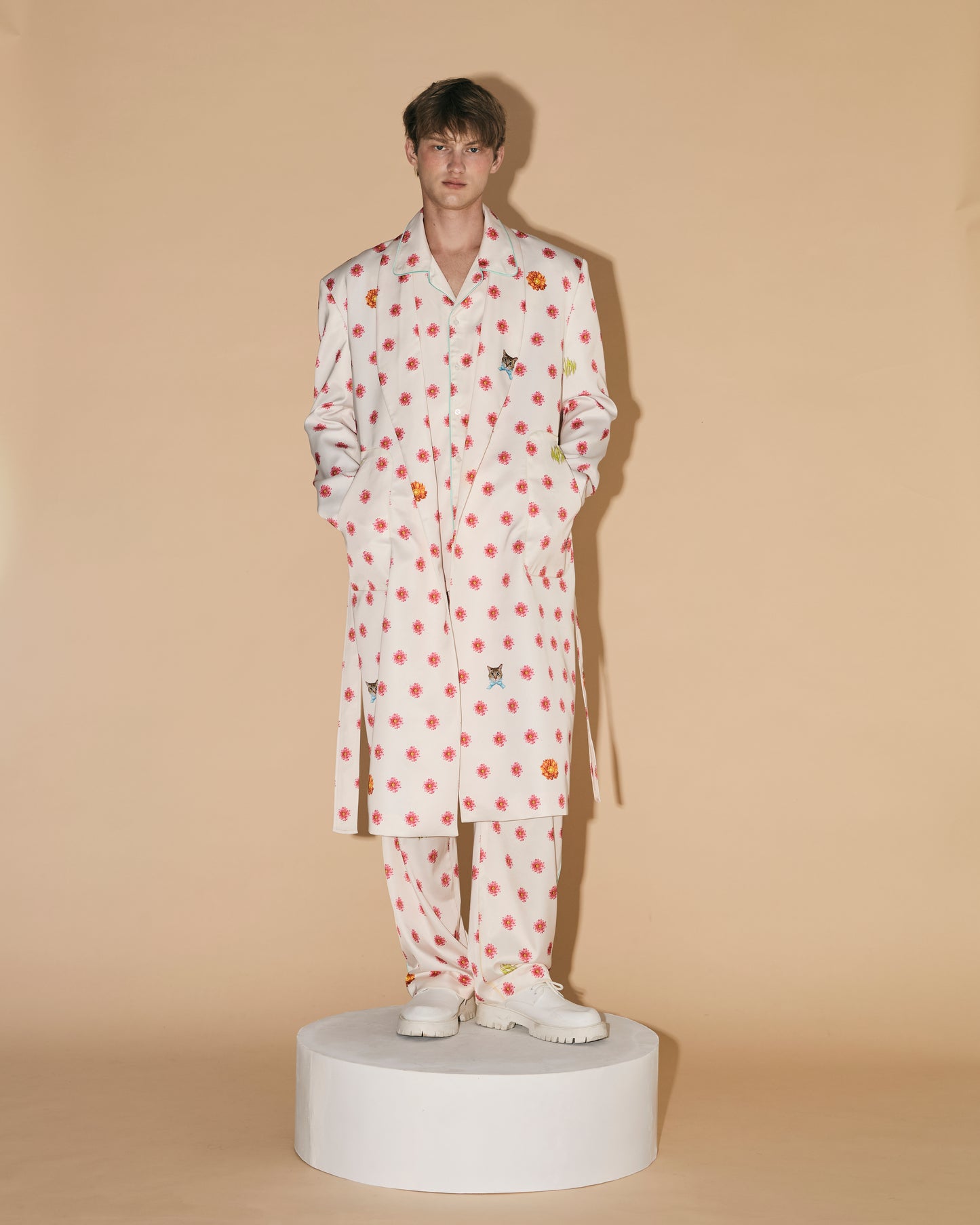 FLOWERS DOT BATHROBE