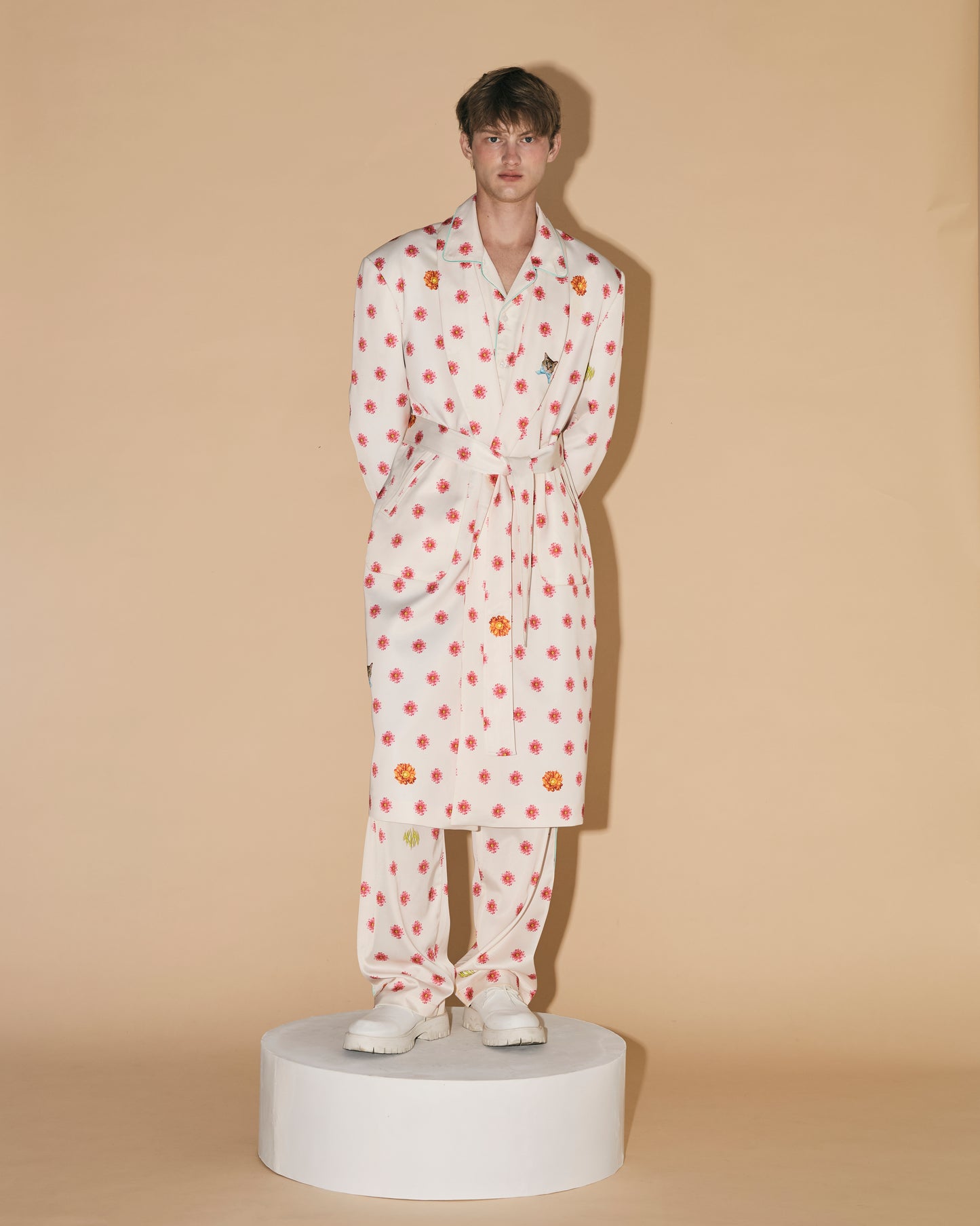 FLOWERS DOT BATHROBE