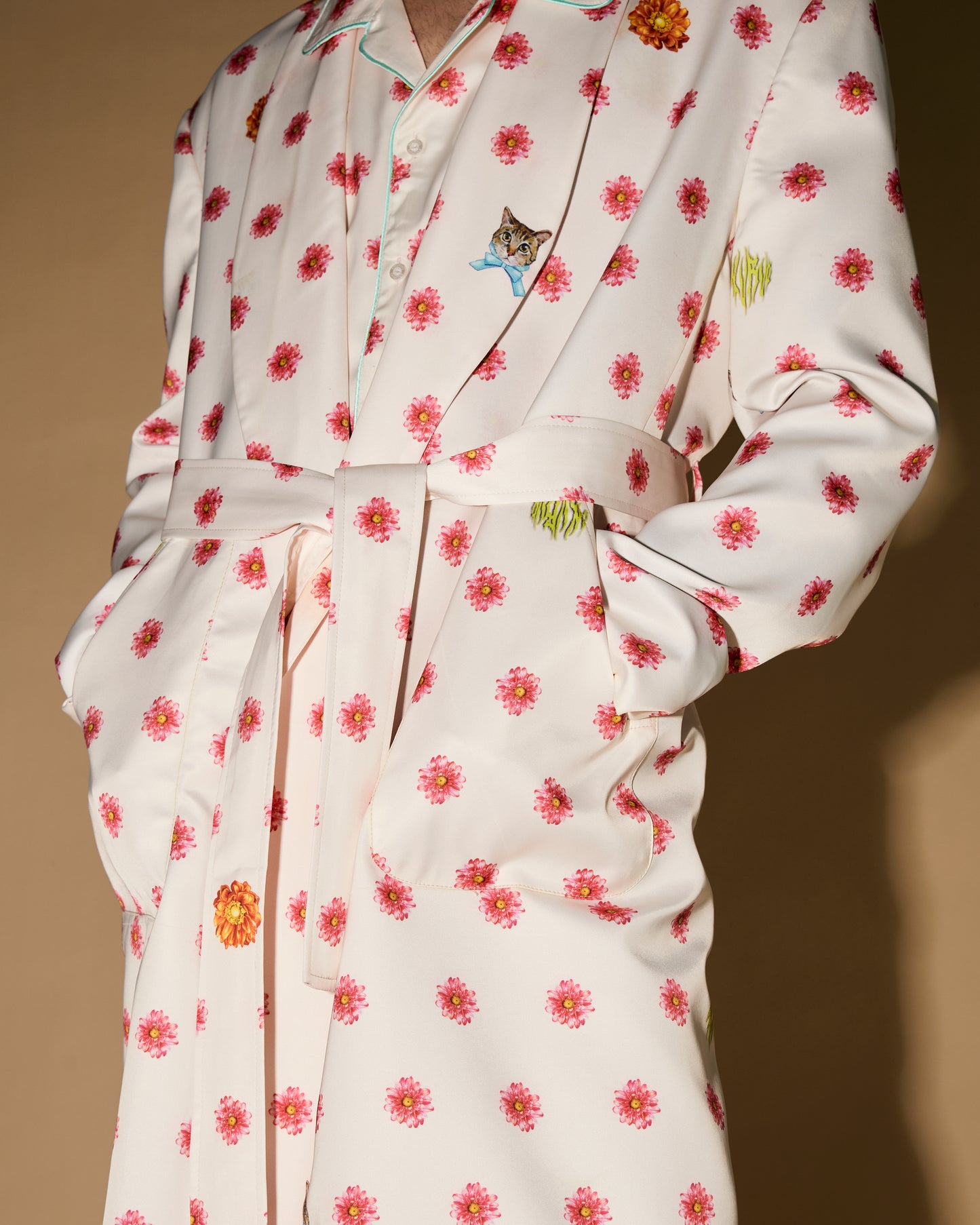 FLOWERS DOT BATHROBE