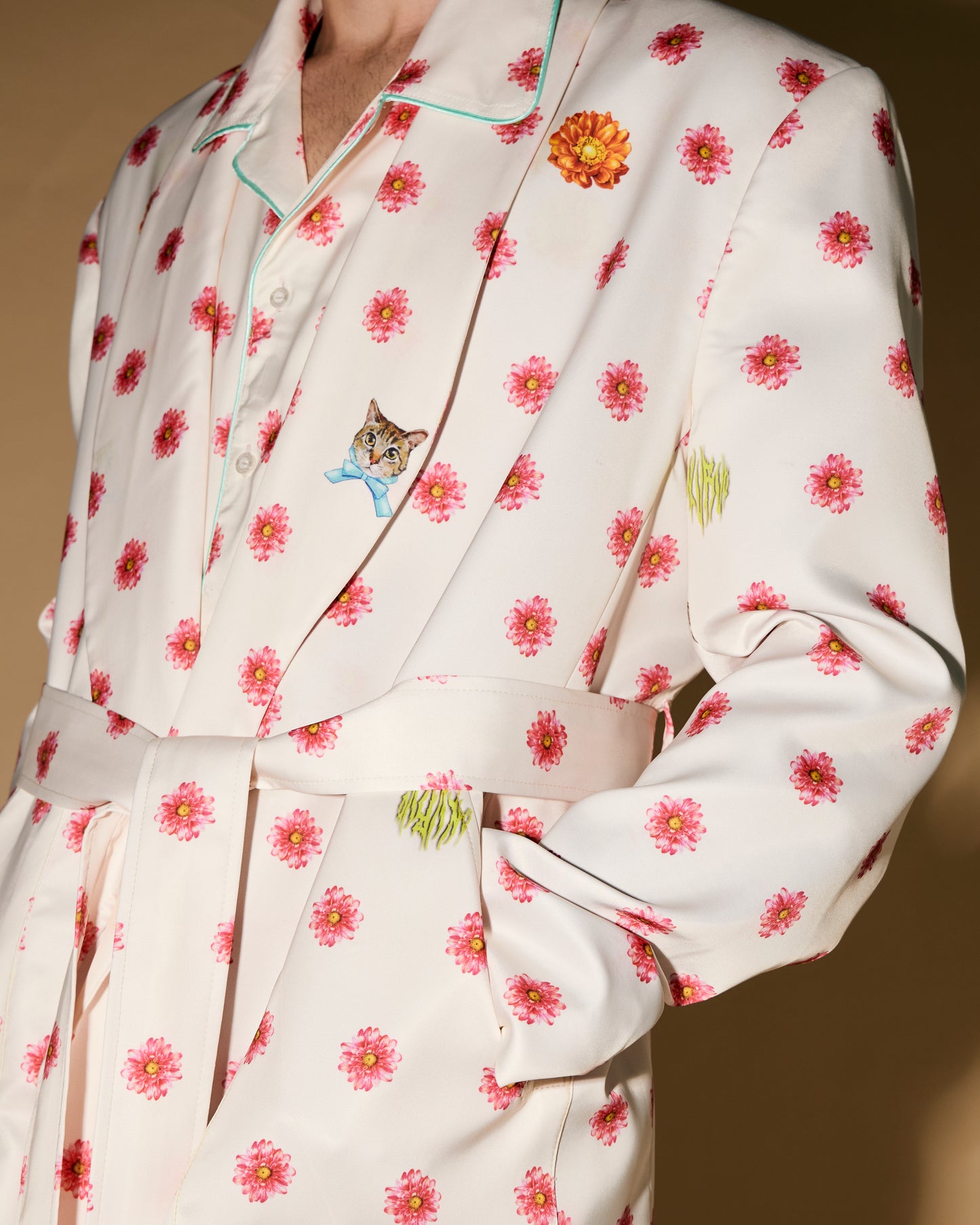FLOWERS DOT BATHROBE