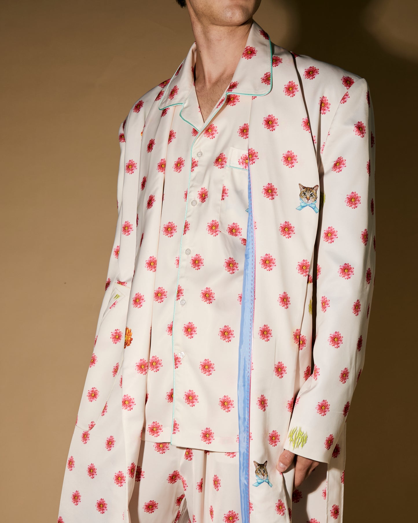 FLOWERS DOT BATHROBE