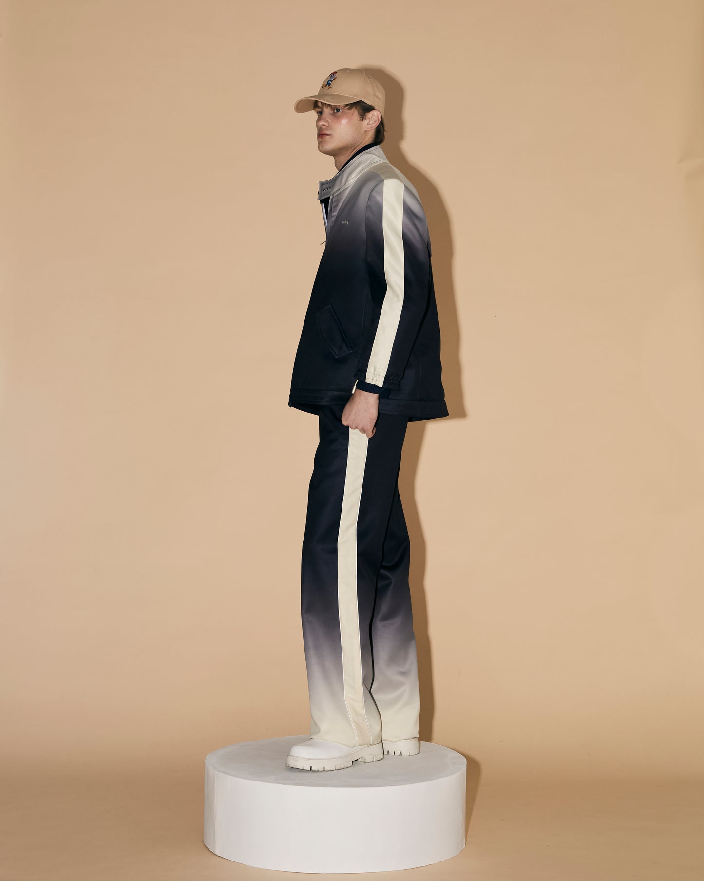 NAVY GRADATION JACKET