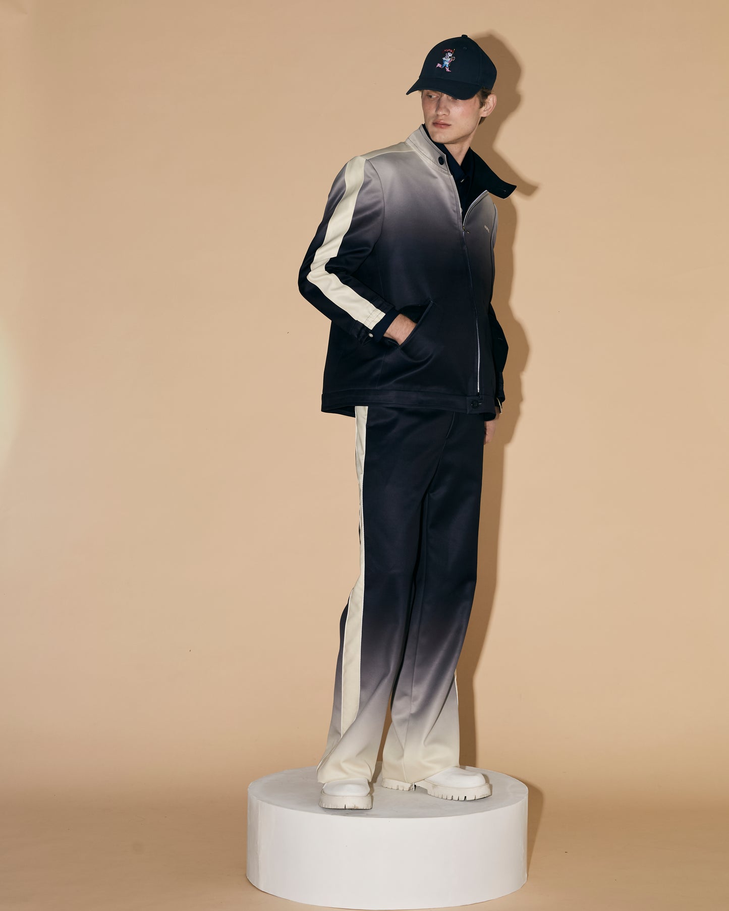 NAVY GRADATION JACKET